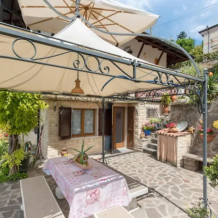 Apartment Casa Heli 2 San Zeno di Montagna